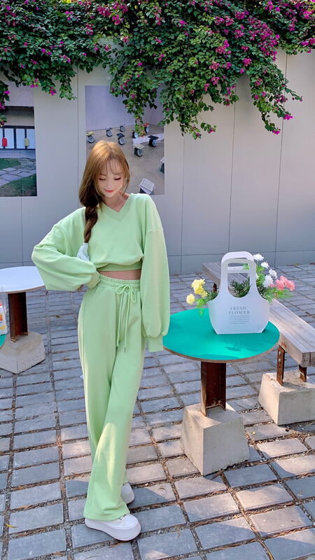 New year in early spring! [love] fashionable Korean style sweater + versatile Wide Leg Pants Set 811# WTT