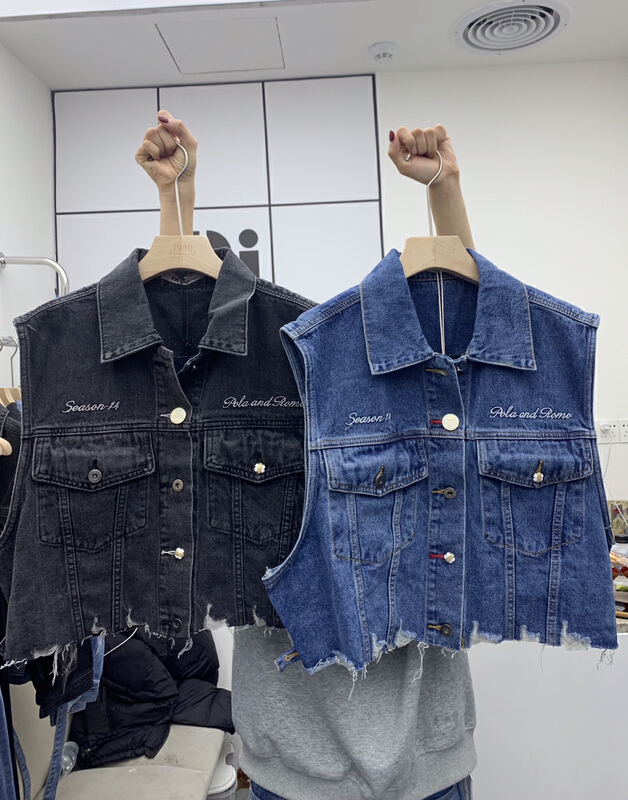 Original price 108.28! New year in early spring! [1980] letter embroidery single breasted denim vest blue 63023-1 + gray 63023# zyh