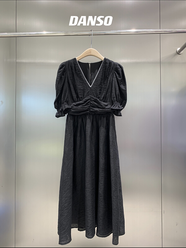 New in early summer! [DS] French sweet little V temperament light luxury dress 22113d# XYJ