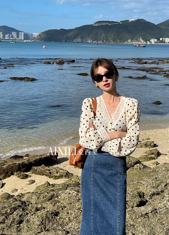 goods in stock! New year in early spring! [aixili aisili] V-neck single breasted Polka Dot blouse 6001# ozq