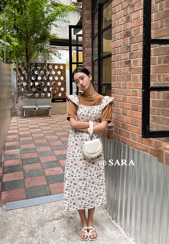 New year in early spring! [Sara] crew neck solid color short sleeve T-shirt + floral medium length two piece suit 88822# jhy