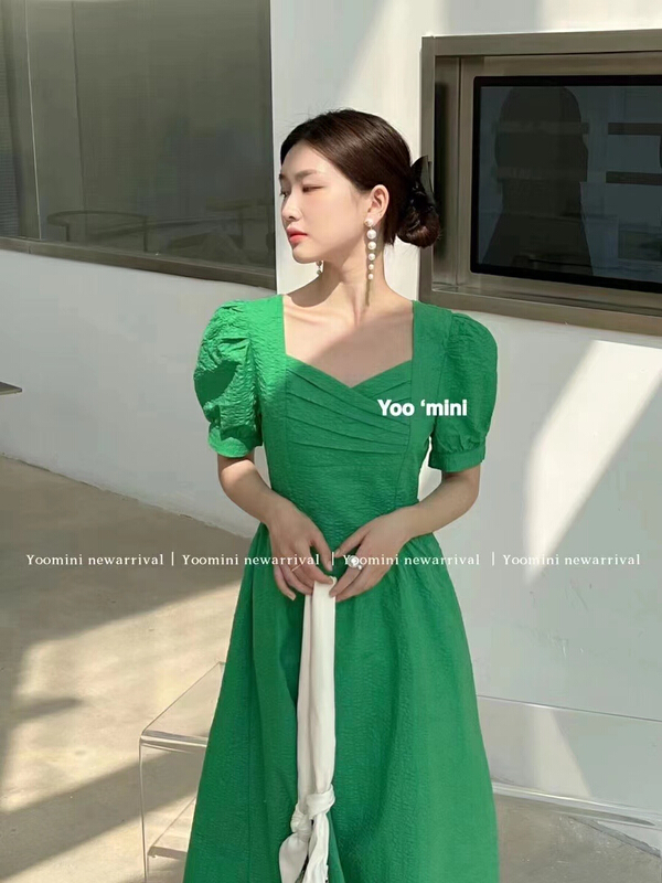 New year in early spring! [Yingying new clothes] French style square neck bubble sleeve slim dress 6997# Cl