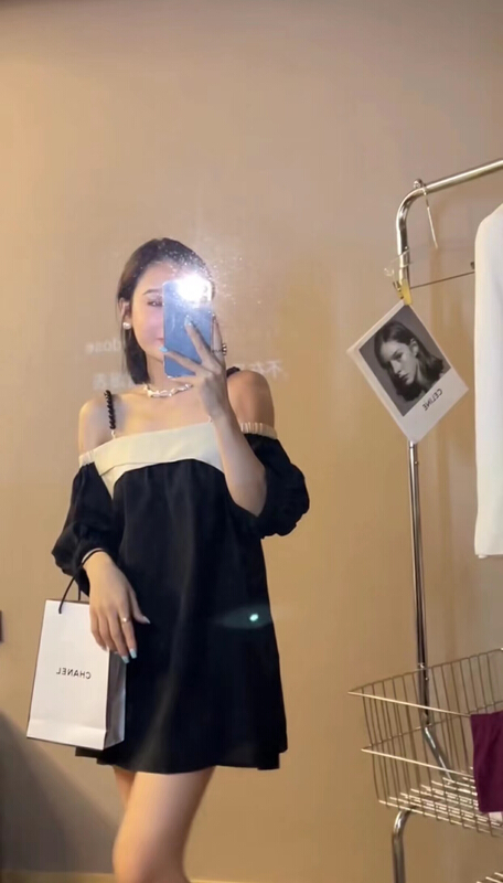 [m2+] French pearl shoulder strap off shoulder color block loose dress (with pearl shoulder strap) 8017\wtt