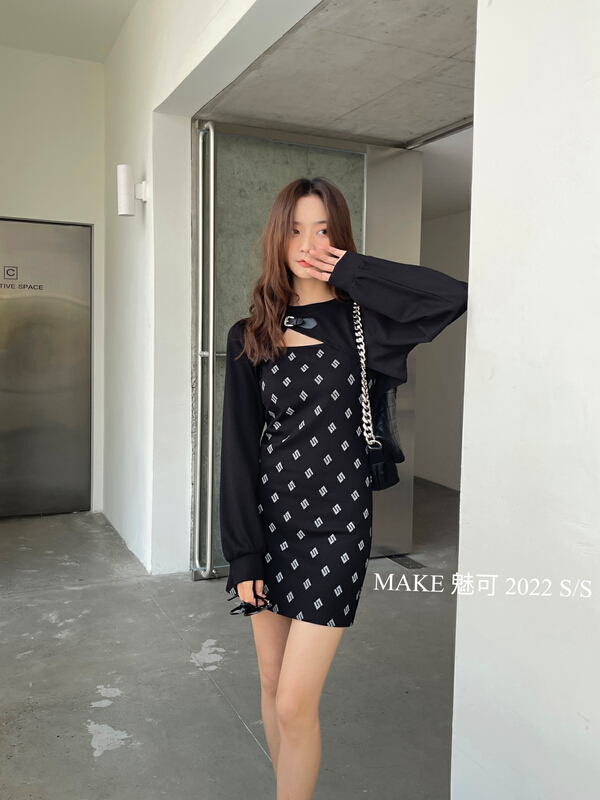 New year in early spring! [make Meike] sweet cool temperament round neck leather buckle design bubble sleeve short Cape sweater 8573# XJ