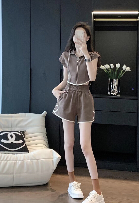 [M.H] fashion trend hooded top + elastic waist sports casual Shorts Set 8319# PCZ