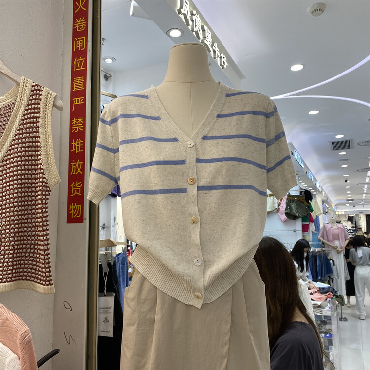 [Yun] Korean V-neck single breasted short sleeved sweater 6535# CSX