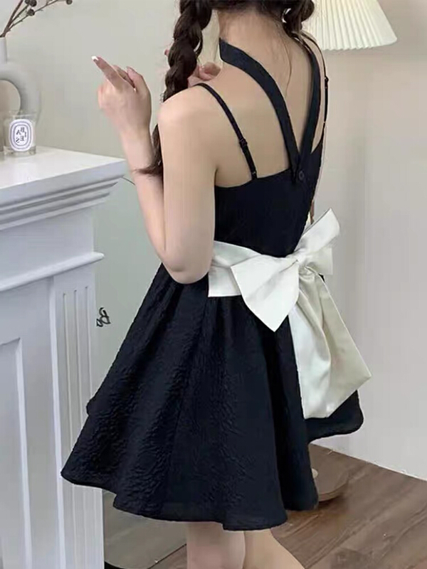 New in early summer! [Yingying new clothes] French Hepburn stitched slim Sling Dress (with bow and neck rope) 7123# Cl