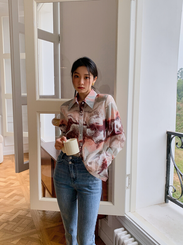 New year in early spring! [Hanna including that] Abstract printing fashion shirt 8078# XJ