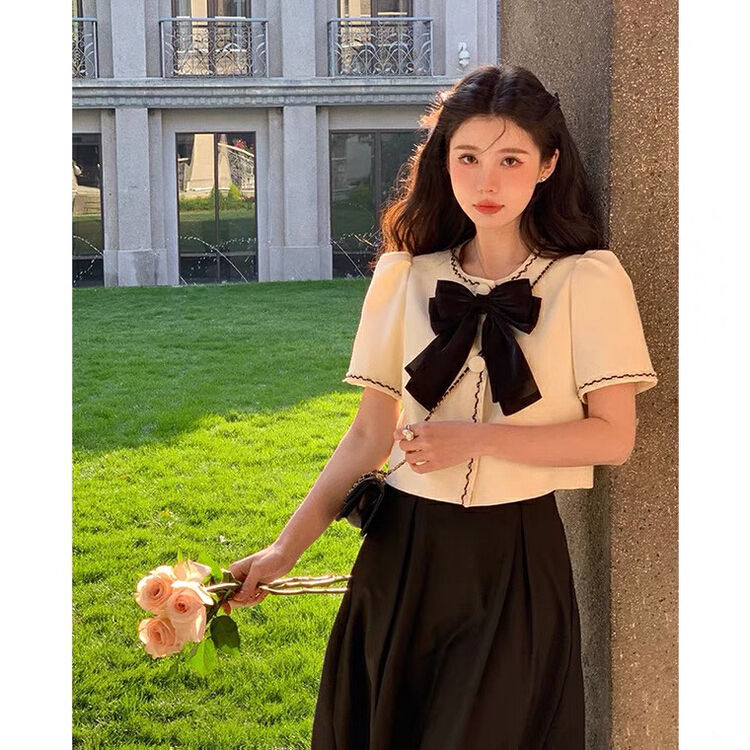 [come and see] French round neck small fragrance short coat + fashionable high waist thin skirt suit (with Brooch) 076# JJ