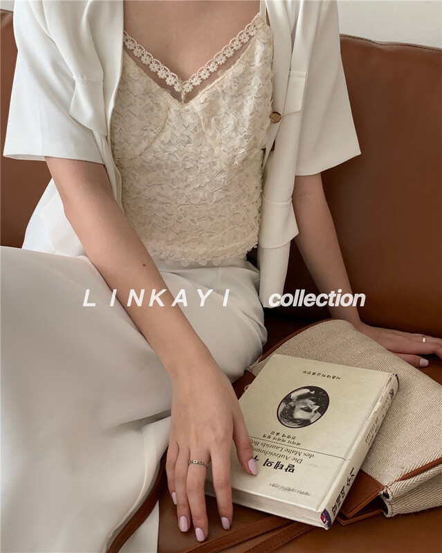 New year in early spring! [linkayi] Korean style petal suspender vest 22183# hjy