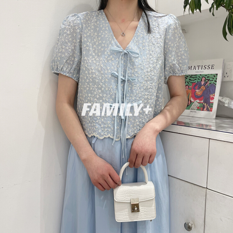 [family +] Korean V-neck three-dimensional embroidery blouse 22160# ozq