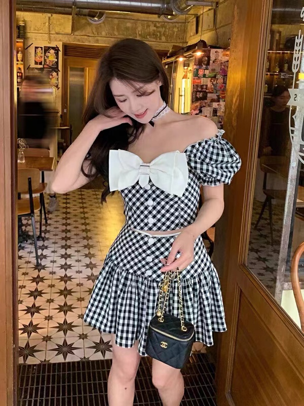 [little woman] short sleeved Plaid blouse + high waist pleated skirt suit 22176# PCZ