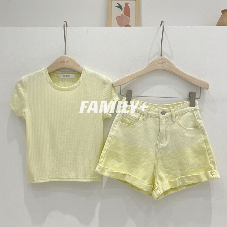 [family +] Korean version aging net T-shirt + hanging dyed denim shorts set 2520# ozq