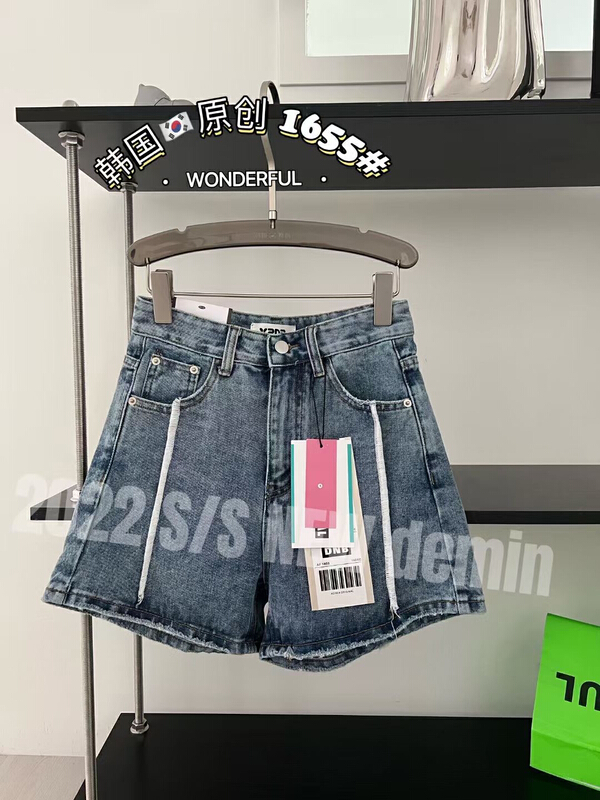 [hgyc fairy tale princess] back pocket shadow bone line shows thin design denim shorts 1655# JJ