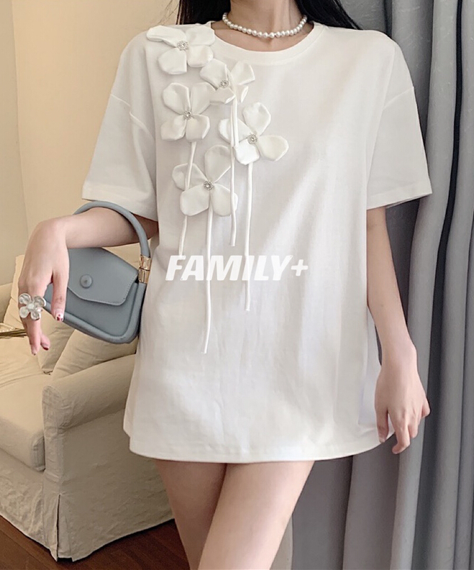 New in early summer! [family +] simple and versatile three-dimensional flower short sleeve T-shirt 22132# ozq