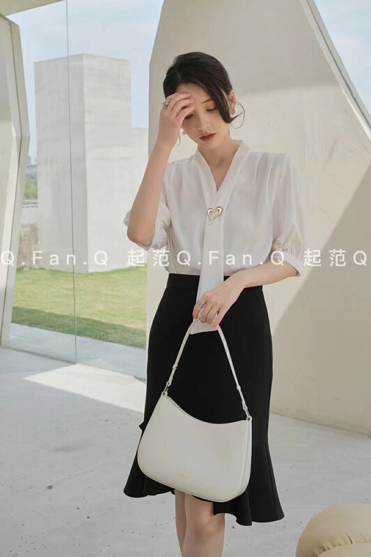 New in early summer! [style] Satin classic ribbon generous shirt 7958-135; JJ