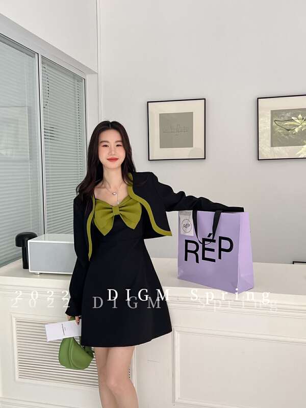 goods in stock! New year in early spring! [digm] color matching bow suspender dress + versatile casual jacket set 2906# zxx
