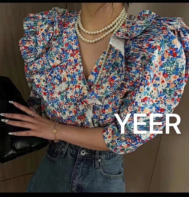 In early summer! [d.ffstudio] bubble sleeve floral lady blouse 925\wtt
