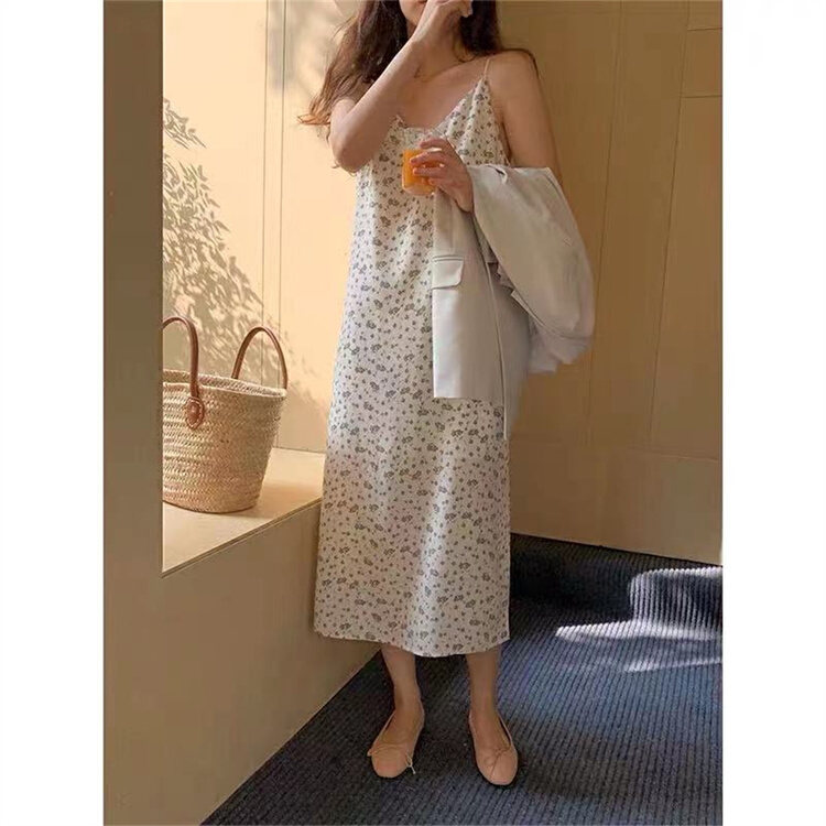 New in early summer! [Hello] Korean floral suspender dress 9732# XYY