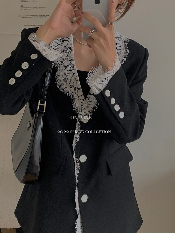 goods in stock! [on line] French retro lace stitched V-neck suit 6201\lwy