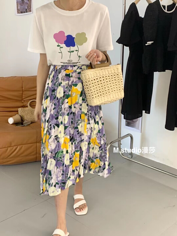 [MSTUDIO MANSA] Korean round neck short sleeve T-shirt + floral lady skirt set 786# ll