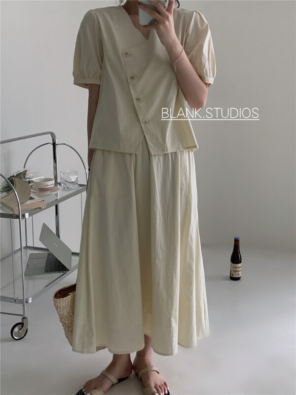 New in early summer! [blank] Korean slant button short sleeved shirt + loose skirt set 582312# WPL