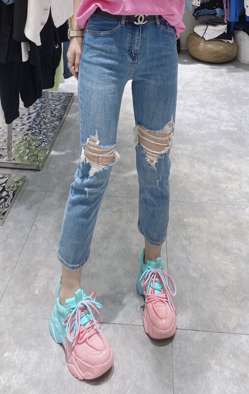 Broken denim (YH) jeans without holes