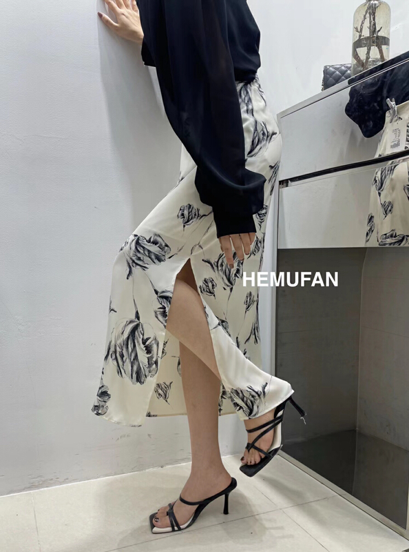 New in early summer! [hemufan hemufan] printed slit slim skirt 3669# L