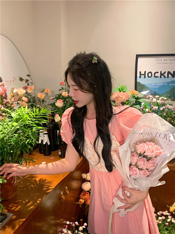 [timely rain] Han Feng ins sweet and gentle temperament design feeling pink and tender girl fake two loose and thin dresses 0427# WPL