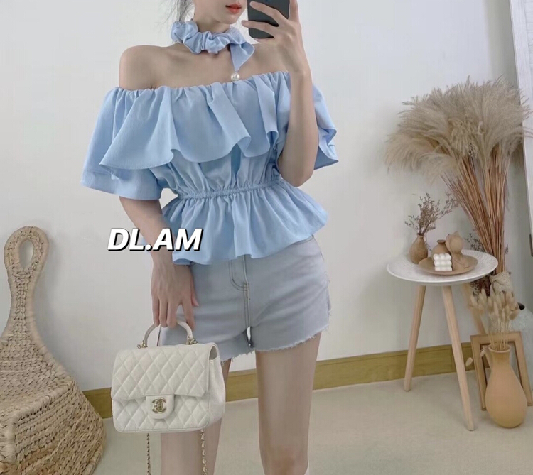 New in early summer! [dl. Am] French herringbone neck, shoulder exposed, lotus leaf edge, waist closed, slim shirt (with pearl BIB) 80081# WPL