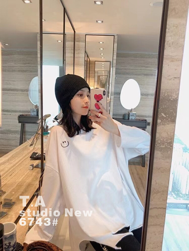 New year in early spring! [TA +] simple and versatile round neck Pullover smiling face embroidery design long sleeve T-shirt 6743# XYY