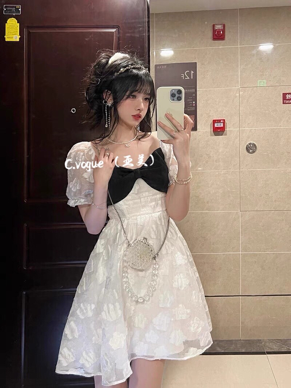 goods in stock! New in early summer! [c.vogue] French bow square neck bubble sleeve high waist design dress (dress only) 88210# PCZ