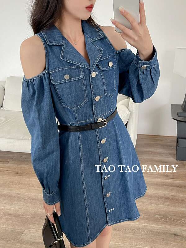 早春上新!【TAOTAO FAMILY】簡約純色單排扣露肩牛仔裙(配腰帶)  3352#  LWY