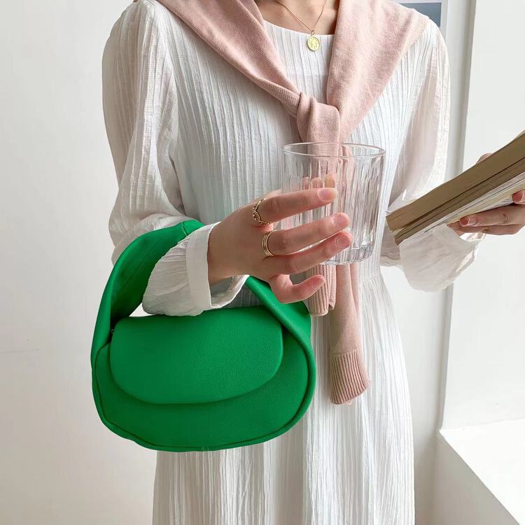 [9:00pm] small and versatile design messenger bag (with long shoulder belt) f018# LSL