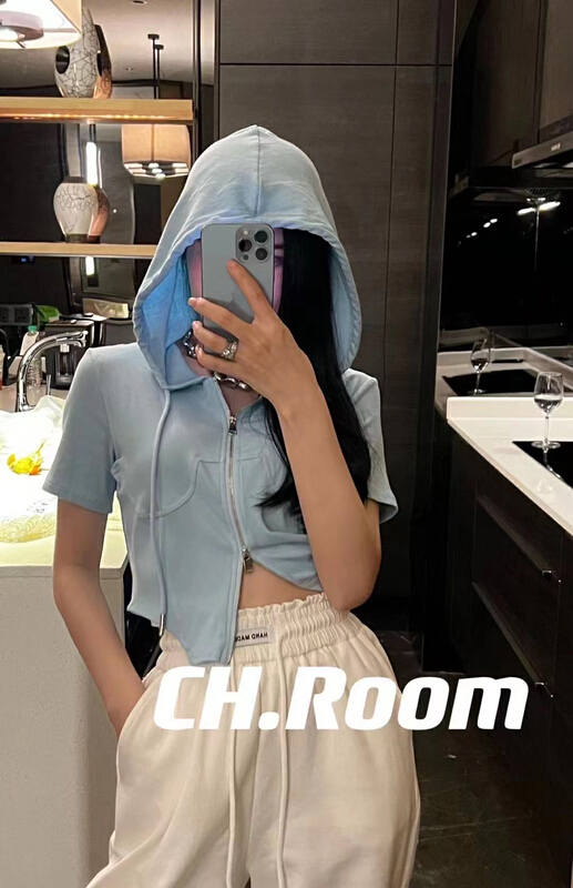 New in early summer! [c.x Chuxin] simple solid color hooded knitted cardigan 6078-1# WTT