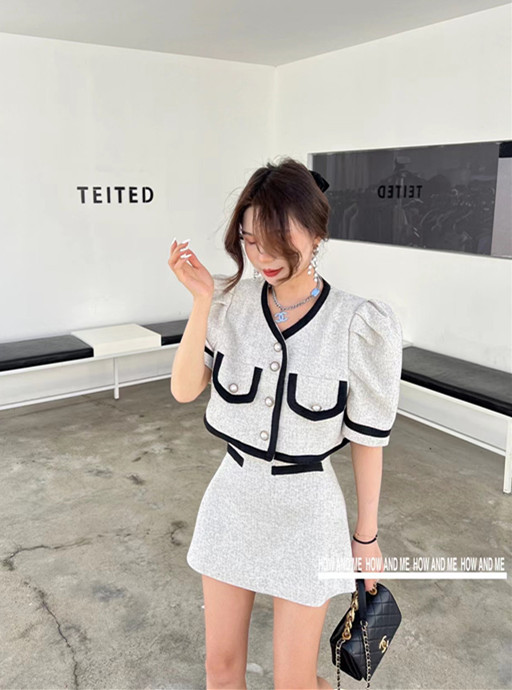 New year in early spring! [how and me Cheng Xi] light luxury texture coat + minority elegant skirt suit (excluding necklace) 7002# LSL