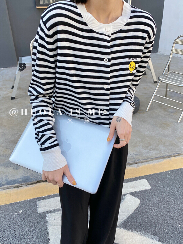 New year in early spring! [hot Huola is me] casual Korean striped smiling face embroidered knitted cardigan (including 25% wool) 7529# cqw
