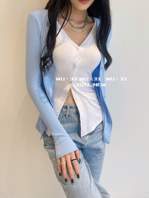 New year in early spring! [Wu. 33] V-neck color matching fake two piece diagonal button blouse 2224# WTT