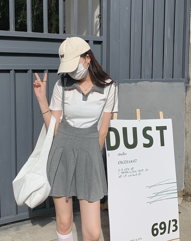 [timely rain] Han Feng ins pure wind fashion age reducing Lapel Top + slim high waist pleated suspender skirt suit 66645# WPL