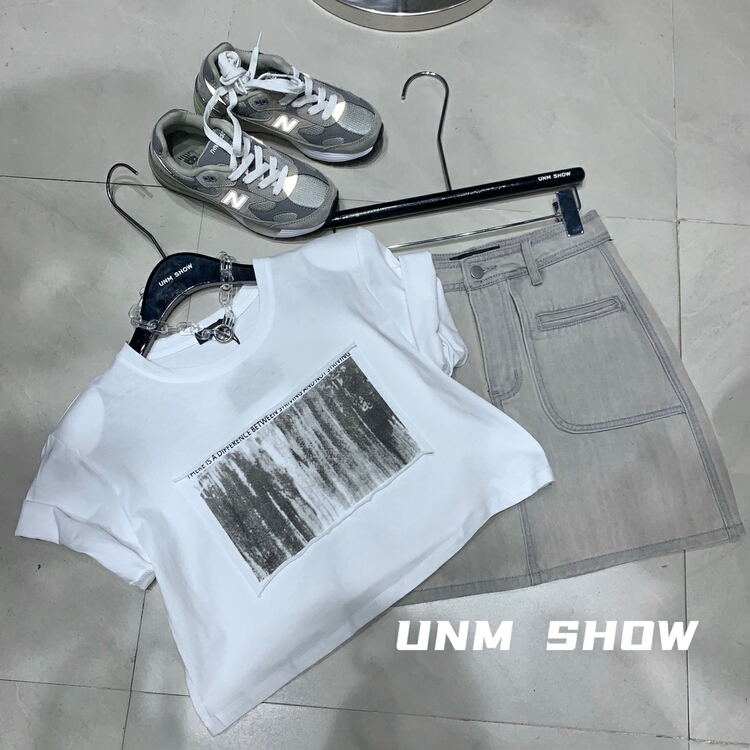 [unm-show] slim fit and versatile skirt 1223# WTT