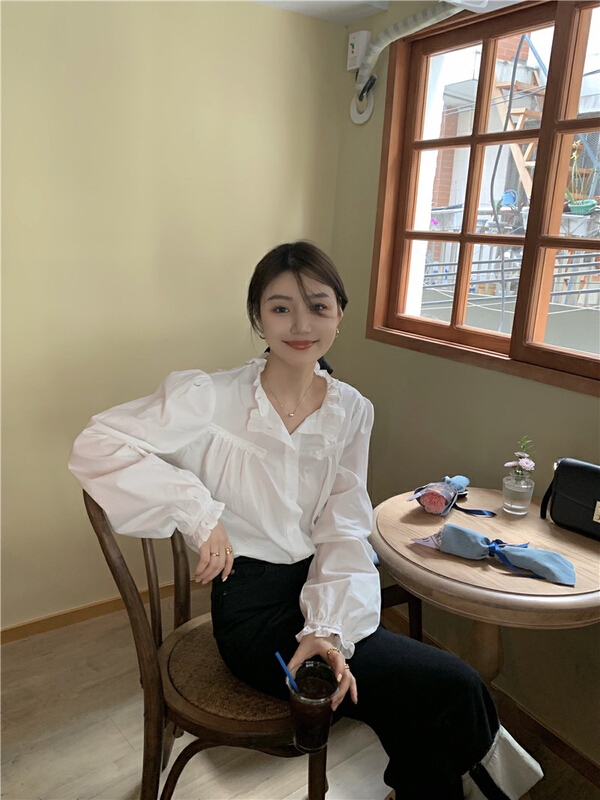 New year in early spring! [timely rain] Han Feng ins sweet fashion temperament elegant and versatile solid color stitched lace loose shirt 09659# jhy