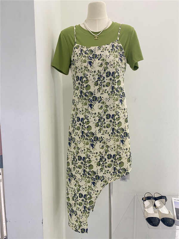 [Neil] solid T-shirt + irregular floral suspender dress set 2110# LSW