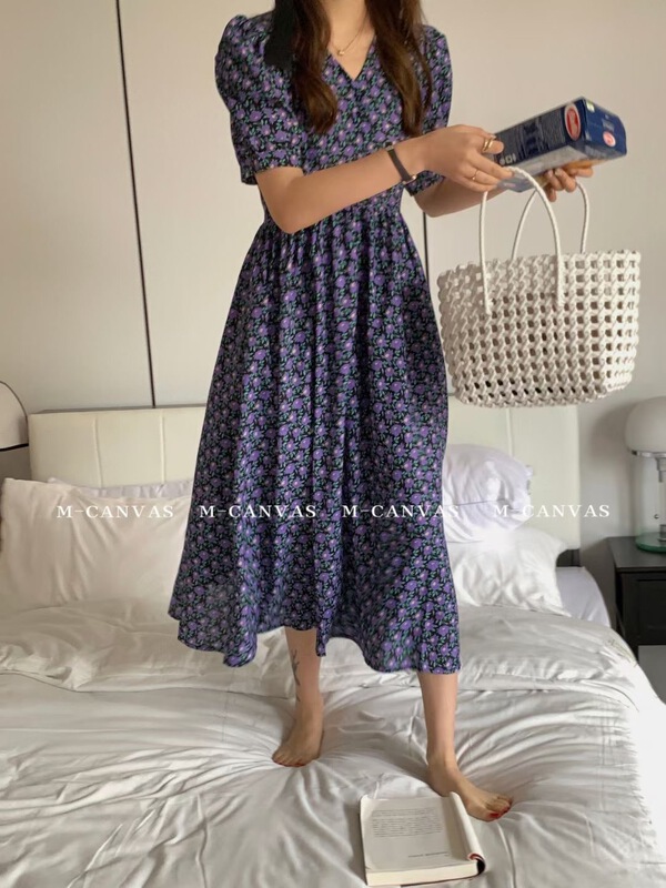 In early summer! [Mi hang m-canvas] little woman's V-neck fragmentary flower waist showing thin middle length dress 8057\lwy