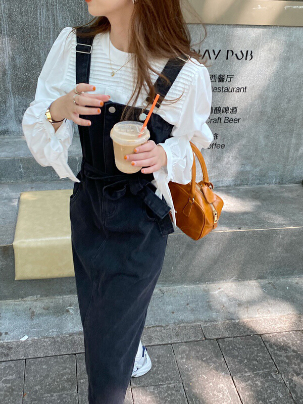 New year in early spring! [wgwe] fashionable, personalized, versatile, age reducing long sleeved T-shirt + small fresh suspender skirt set (with belt) 1004# PCZ
