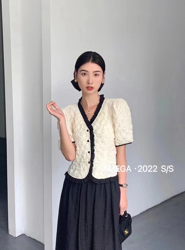 goods in stock! New in early summer! [amega] niche V-neck contrast shirt 6803# HBx