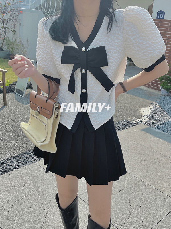 New in early summer! [family +] V-neck bow contrast shirt 22133# ozq