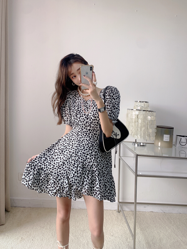 New in early summer! [Vanessa] Korean wave point design with irregular hem dress 6151# ozq