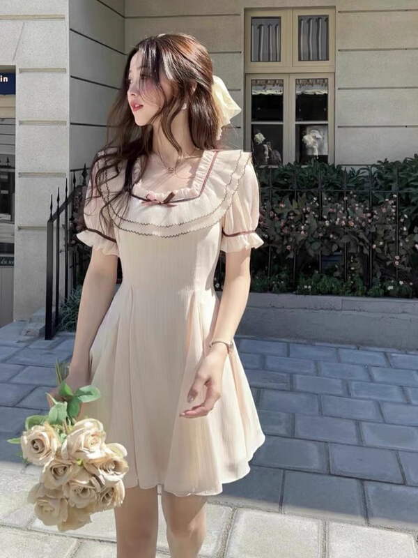 [Kiki studio] Korean color matching lotus leaf collar bubble sleeve dress 5836# hjy