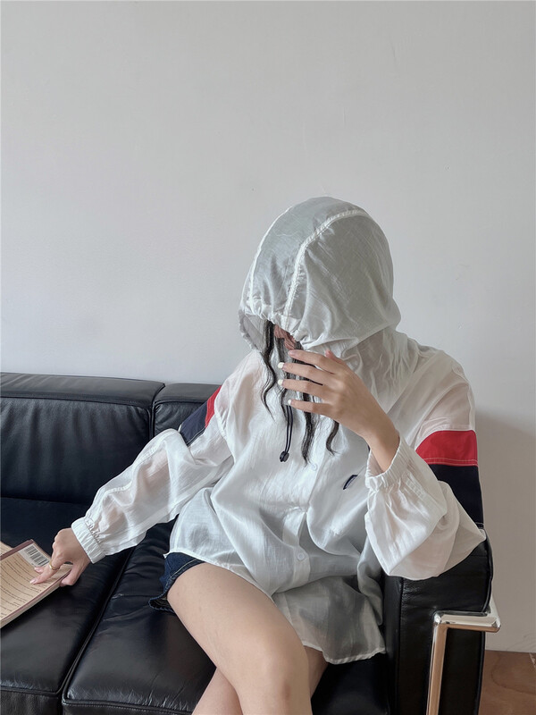 [Martina] Korean color blocking loose hooded sunscreen shirt 98007# XYY
