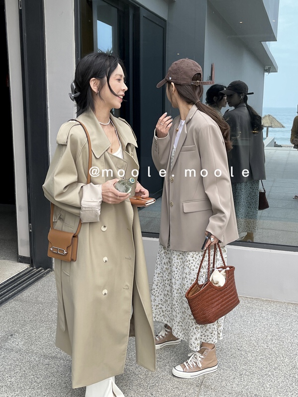 goods in stock! New year in early spring! [moo Le] Korean fashion temperament double breasted raglan sleeve windbreaker (with belt) 22039# CLS